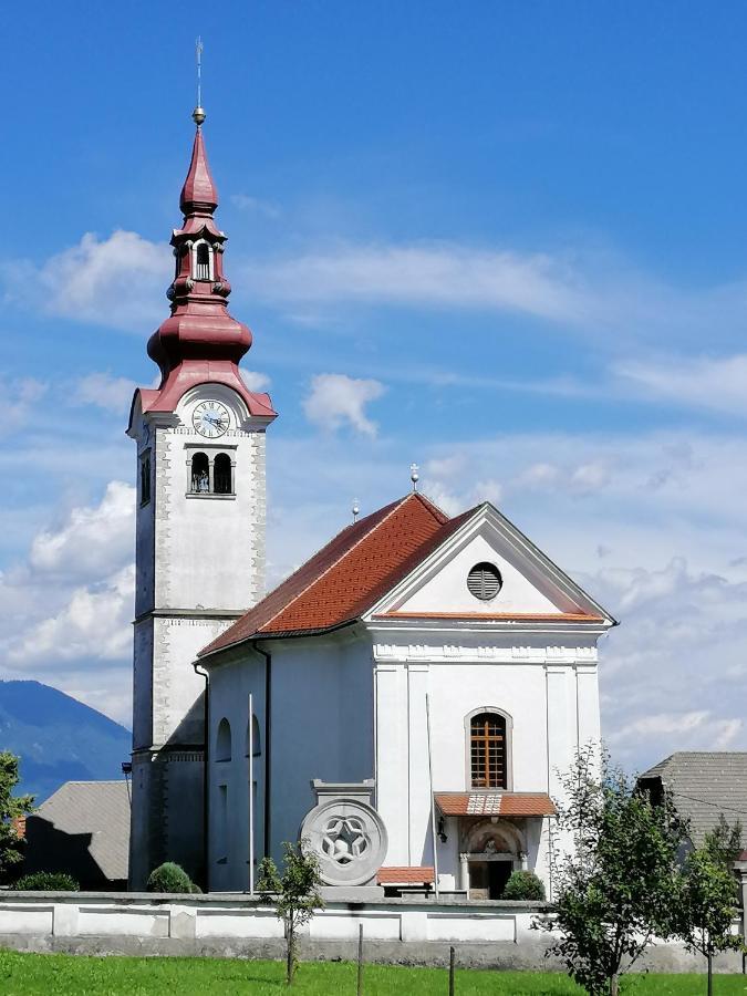 Wunderschone Ferienwohnung Mit Blick Auf Die Karawanken Zgornje Gorje Екстериор снимка